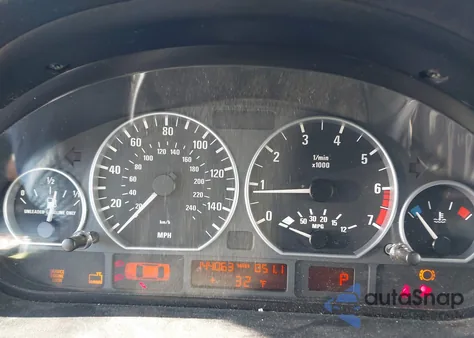 2002 BMW 330Xi from USA, damaged, VIN WBAEW53472PG19768